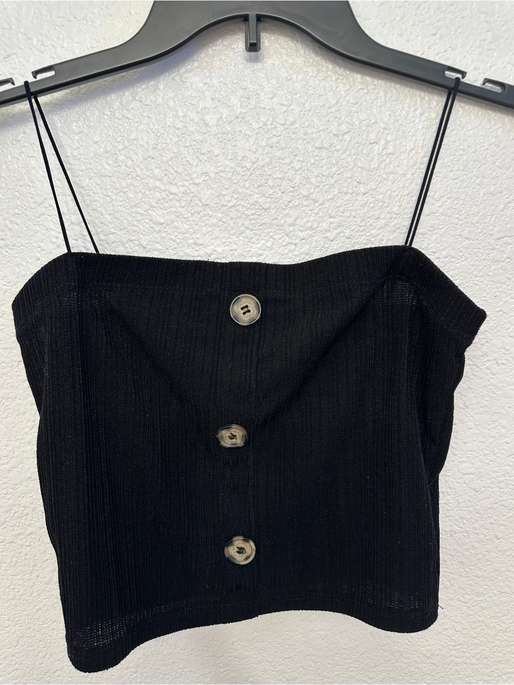 Black Button-Front Ribbed Crop Top - Picture 2 of 6